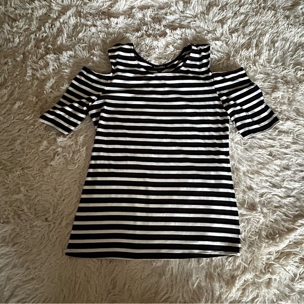 4 for $15✨ Express Cold-Shoulder Striped Top